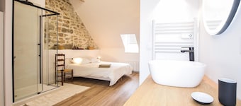 Stunning home in SAINT VAAST LA HOUGUE with WiFi
