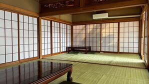 Interior - Nora (Hokuto)