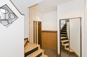 Interior - Hana Jo (Kutchan)