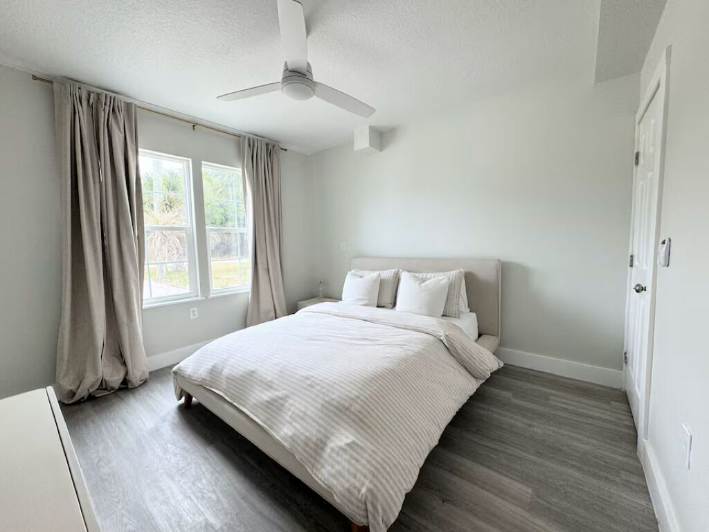 1 Schlafzimmer, Schreibtisch, WLAN, Bettwäsche