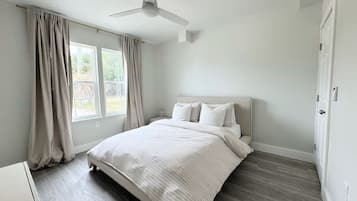 1 Schlafzimmer, Schreibtisch, WLAN, Bettwäsche