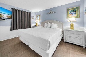 Iron/ironing board, free WiFi, bed sheets - Gulf Front-Heart of Destin-Lots of Amenities! Sundestin 209 (Destin)