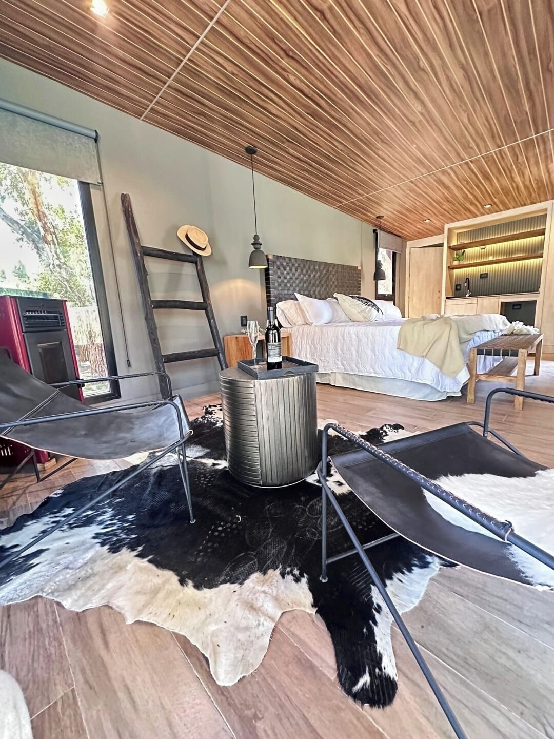 1 bedroom, travel crib, WiFi, bed sheets