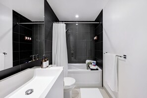 Signature Suite, 1 Queen Bed, Balcony, Lake View | Bathroom - The York Collective - Downtown Toronto (Toronto)