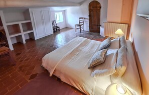 4 bedrooms, travel cot, free WiFi - Maison avec piscine privée (Sault)