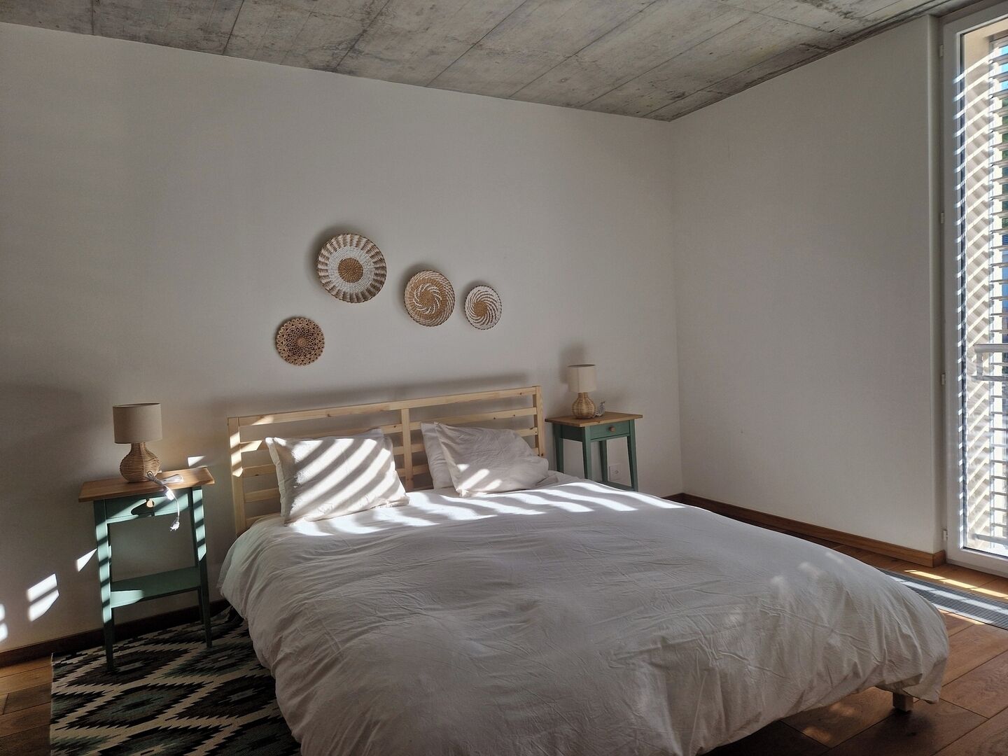 4 habitaciones, escritorio, tabla de planchar con plancha y wifi 