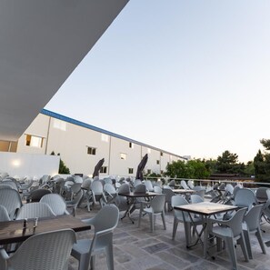 Outdoor dining - Hotel Azurro (Nessebar)