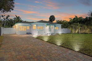 Exterior - SALTAIRE RETREAT ST PETE  (St. Petersburg)