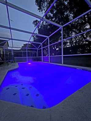 Pool - 4BR/King Bed/12 Guest/Disney/Game Rm/Snow Bird Heated Pool/Full Equipped Kitchen (Davenport)