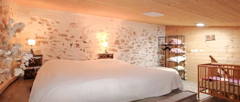 1 Schlafzimmer, Bügeleisen/Bügelbrett, Reisekinderbett, kostenloses WLAN