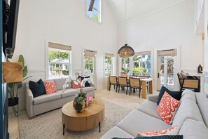 Smart TV, fireplace, books, offices - 🏖️ Private Beach Access | Fire Pit | Golf Cart | Bikes | Dog Park | Putting Park (Watersound)
