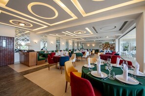 Dining - Hacienda Samana Bay (Samaná)