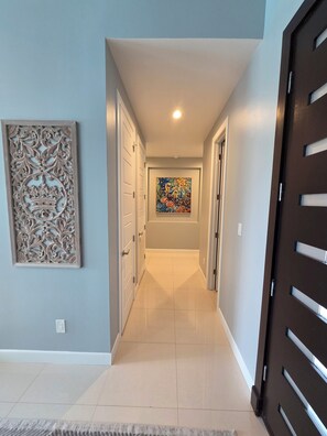 Interior - LUXURY, FINELY FURNISHED 3 BEDROOM 3.5 BATH, COVERED PADIO & POOL BROWNSVILLE TX (Brownsville)