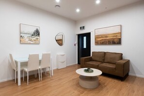 Interior - Central Modern Apartment - Easy Access Location (Auckland Central)