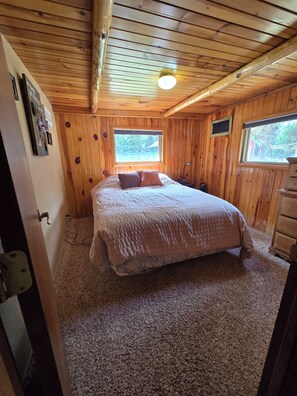 4 bedrooms, free WiFi, bed sheets