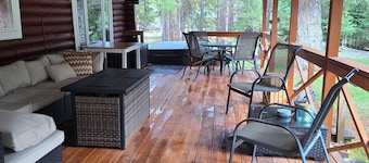 Authentic Log Cabin + Bunkhouse and Hot Tub in Seeley Lake - Sleeps 12