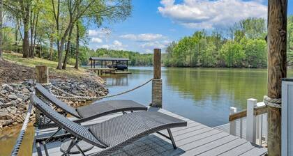 Ripple in Still Water - 5 bedroom with private dock!