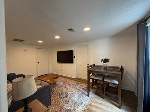 Interior - 2BR Bungalow | Fire Pit + Near 5 Points + Prisma (Columbia)
