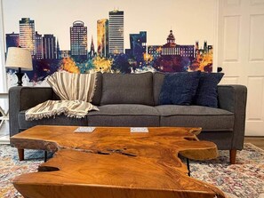TV - 2BR Bungalow | Fire Pit + Near 5 Points + Prisma (Columbia)