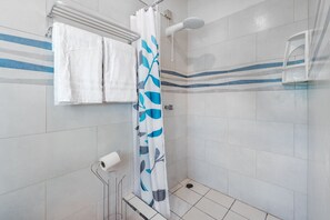 Bathroom - Mariposita Marina Real #2 (Playa Flamingo)