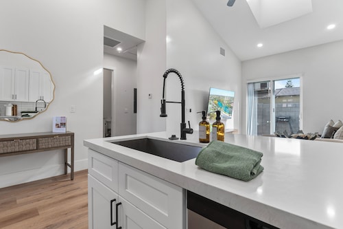 3 minute walk to downtown Chandler AZ