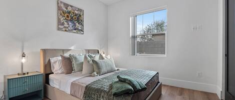 2 bedrooms, in-room safe, iron/ironing board, free WiFi