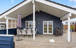 Outdoor dining - Gorgeous home in Otterup with WiFi (Otterup)