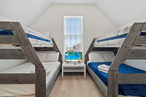 3 bedrooms, desk, free WiFi, bed sheets - Sunny Beachside Bungalow #8 Steps from the Sand in Galveston (Galveston)