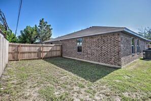 Property grounds - Beautiful New 3 Bed, 2 Bath, Come and See! (Harker Heights)