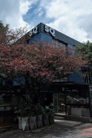 Mặt tiền nơi lưu trú