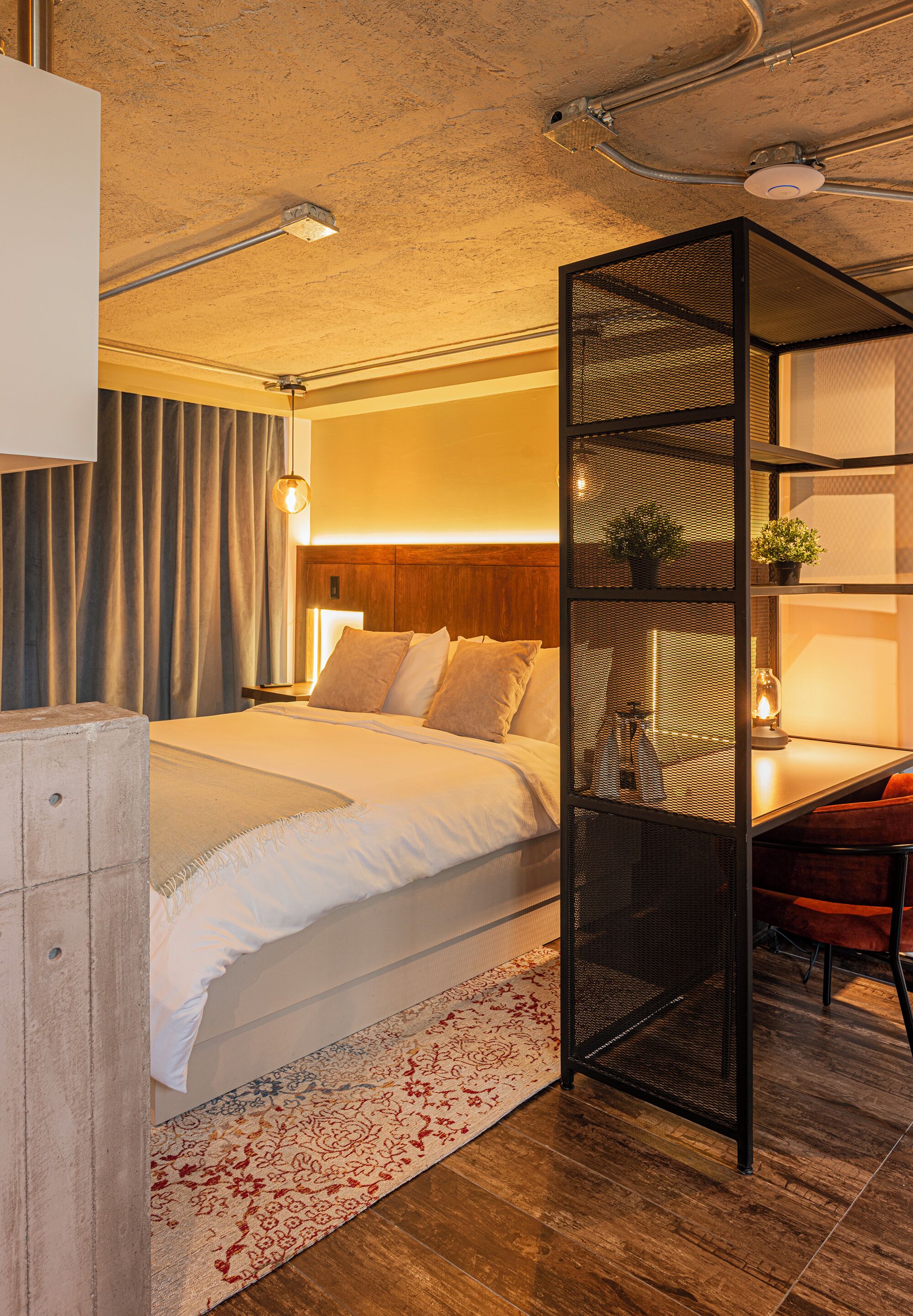Studio, City View | Minibar, desk, laptop workspace, blackout drapes