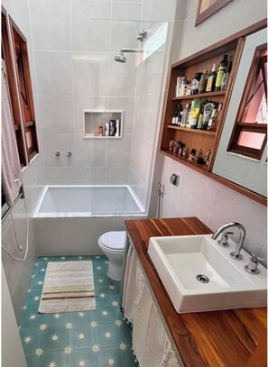 Bathroom - Vrbo Property (Rio de Janeiro)