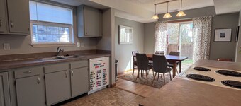 Wonderful 3-bedroom home in Indianapolis! With brand new flooring and carpet!