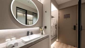 Habitación Deluxe con 2 camas individuales, vistas a la ciudad | Baño
