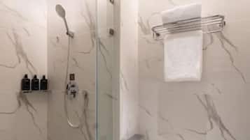 Deluxe Twin Room, City View | Bathroom | Slippers