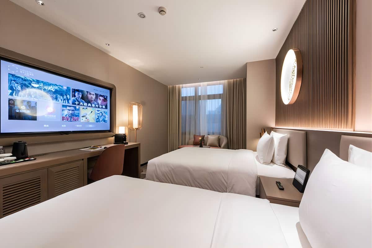 Room | Peralatan tempat tidur hipoalergenik, busa memori, bar mini percuma 