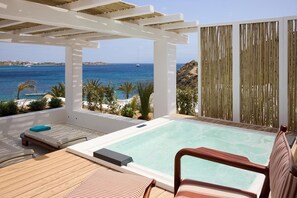 Outdoor spa tub - Nammos Hotel Mykonos & Villas (Mykonos)