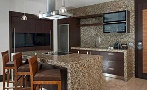 Private kitchen - Bright 2-bedroom a Condo with AC in fabulous Riviera Maya (Playa del Carmen,)