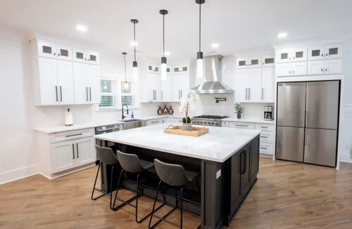 Luxury 5BR Charlotte Home, Near uptown & Airport!