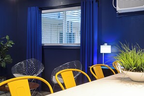 Interior - Your Montrose Studios Sleeps 80/40BR/40BA/30PA (Houston)