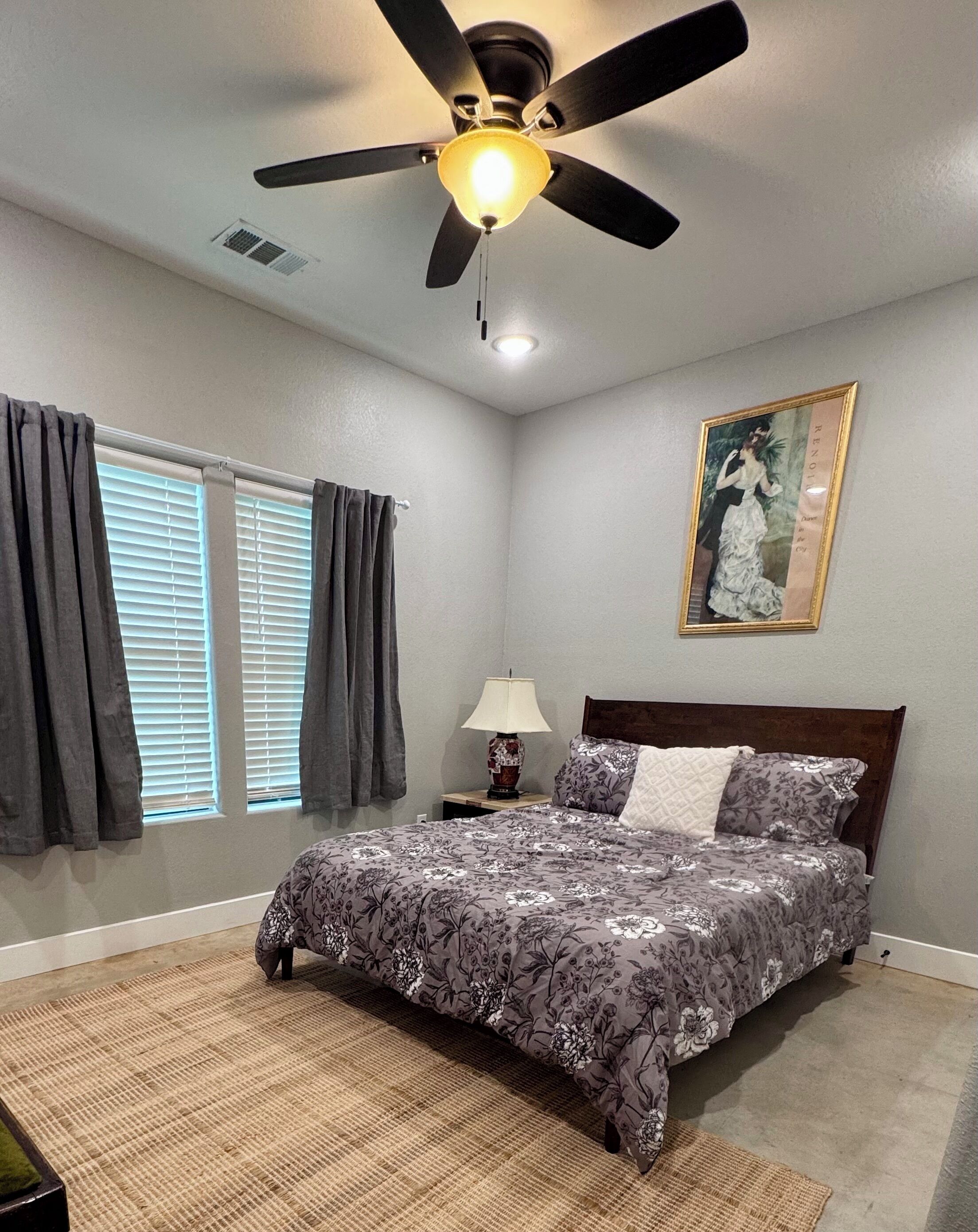 3 habitaciones, escritorio, wifi gratis y ropa de cama 