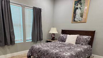 3 bedrooms, desk, free WiFi, bed sheets