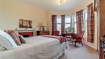 7 bedrooms, iron/ironing board, WiFi, bed sheets