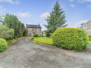 Exterior - Dunoon - Sleeps 17 - Group Retreat with Parking (Dunoon)