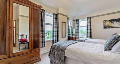 Dunoon - Sleeps 17 - Group Retreat with Parking