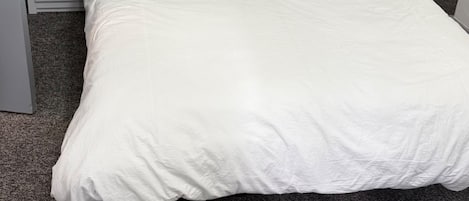 WiFi, bed sheets