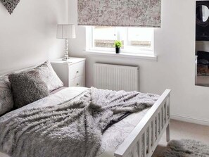 Room - Apartment - Sleeps 4 - Historic Town (Lanark)