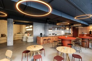 酒吧（店内）