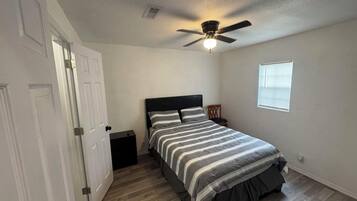 2 Schlafzimmer, Bügeleisen/Bügelbrett, WLAN, Bettwäsche