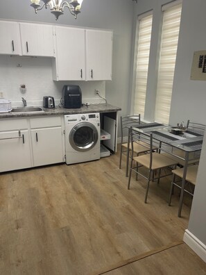 Private kitchen - Cozy and fully furnished apartment in the heart of St. Thomas (St. Thomas)